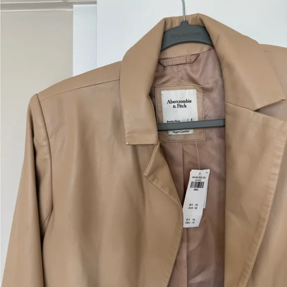 Abercrombie & Fitch Women's Tan Vegan Leather Blazer - Picture 6 of 9